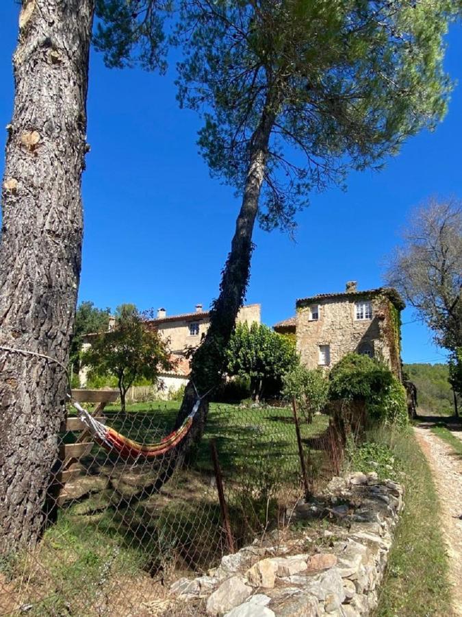 Aparthotel Domaine Le Petit Hameau Cotignac Exteriér fotografie