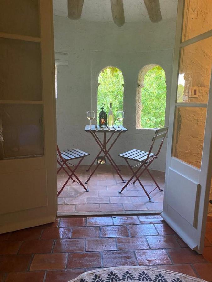 Aparthotel Domaine Le Petit Hameau Cotignac Exteriér fotografie