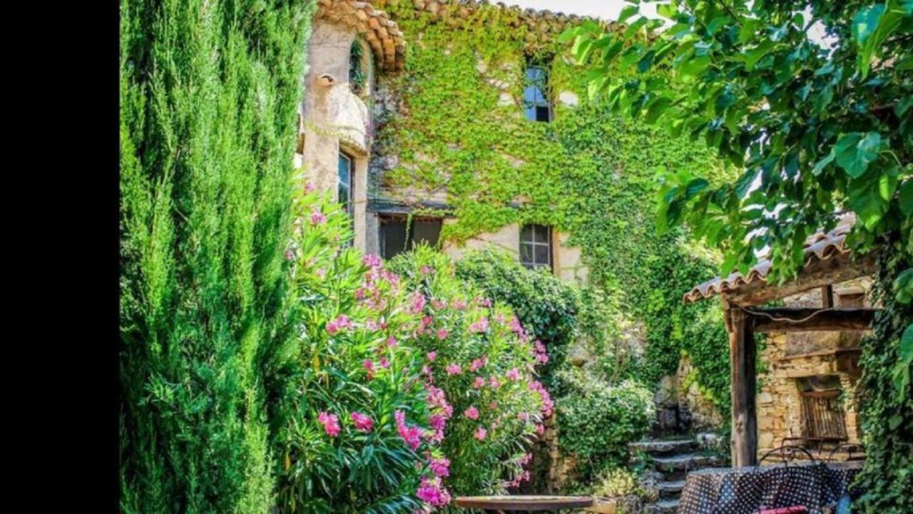 Aparthotel Domaine Le Petit Hameau Cotignac Exteriér fotografie