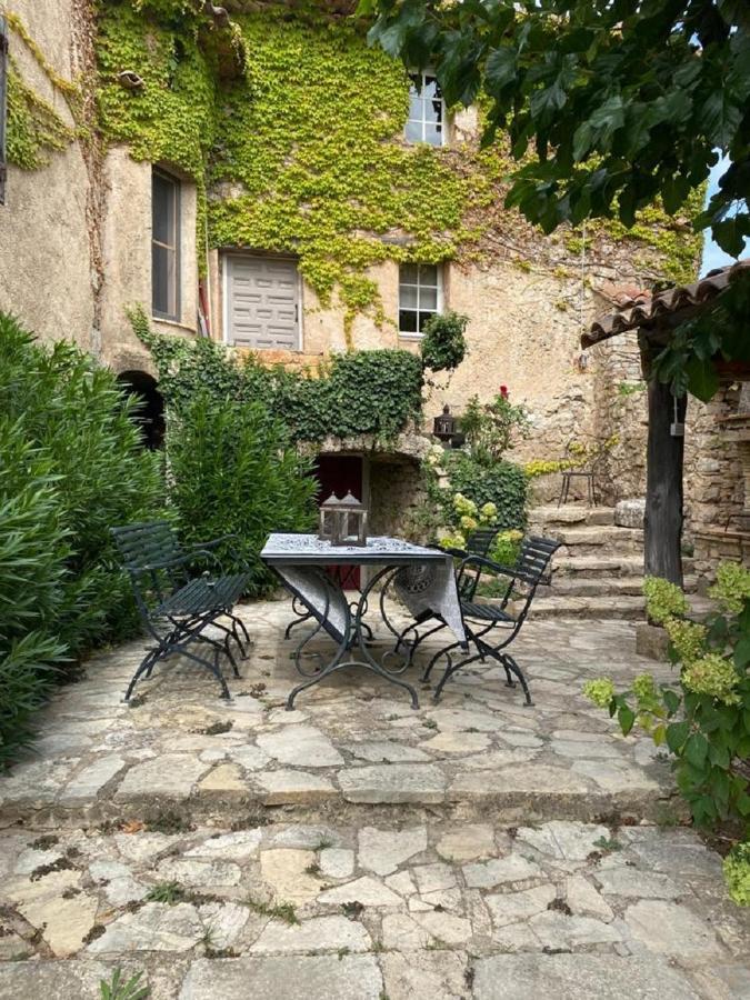 Aparthotel Domaine Le Petit Hameau Cotignac Exteriér fotografie